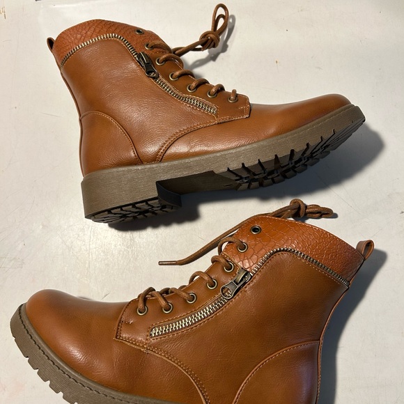 Wanted light brown ankle boots laceup front zip embellishment size 7 NWT - Picture 4 of 6